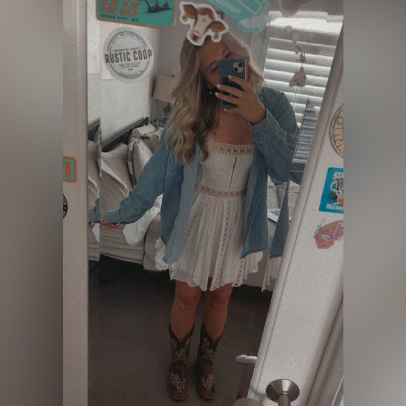 Meet your Posher, Haley - Picture 2 of 3